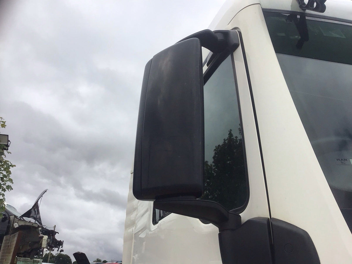 MAN TGX 24.460 DRIVER SIDE O/S DOOR MIRROR 2016 20194
