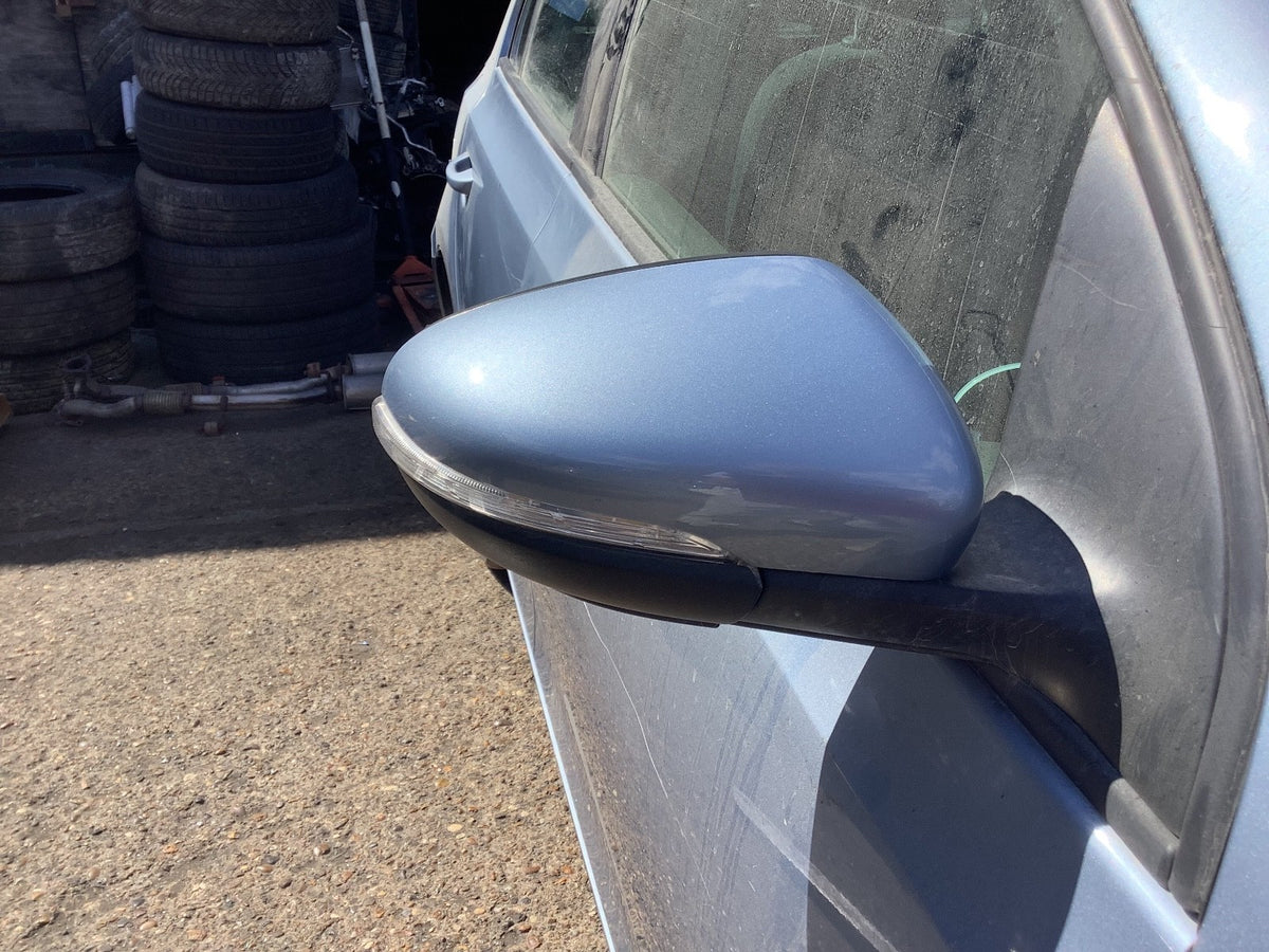 VOLKSWAGEN GOLF MK6 DRIVERS'S SIDE MIRROR SHARK BLUE LA5Q  2009 20120