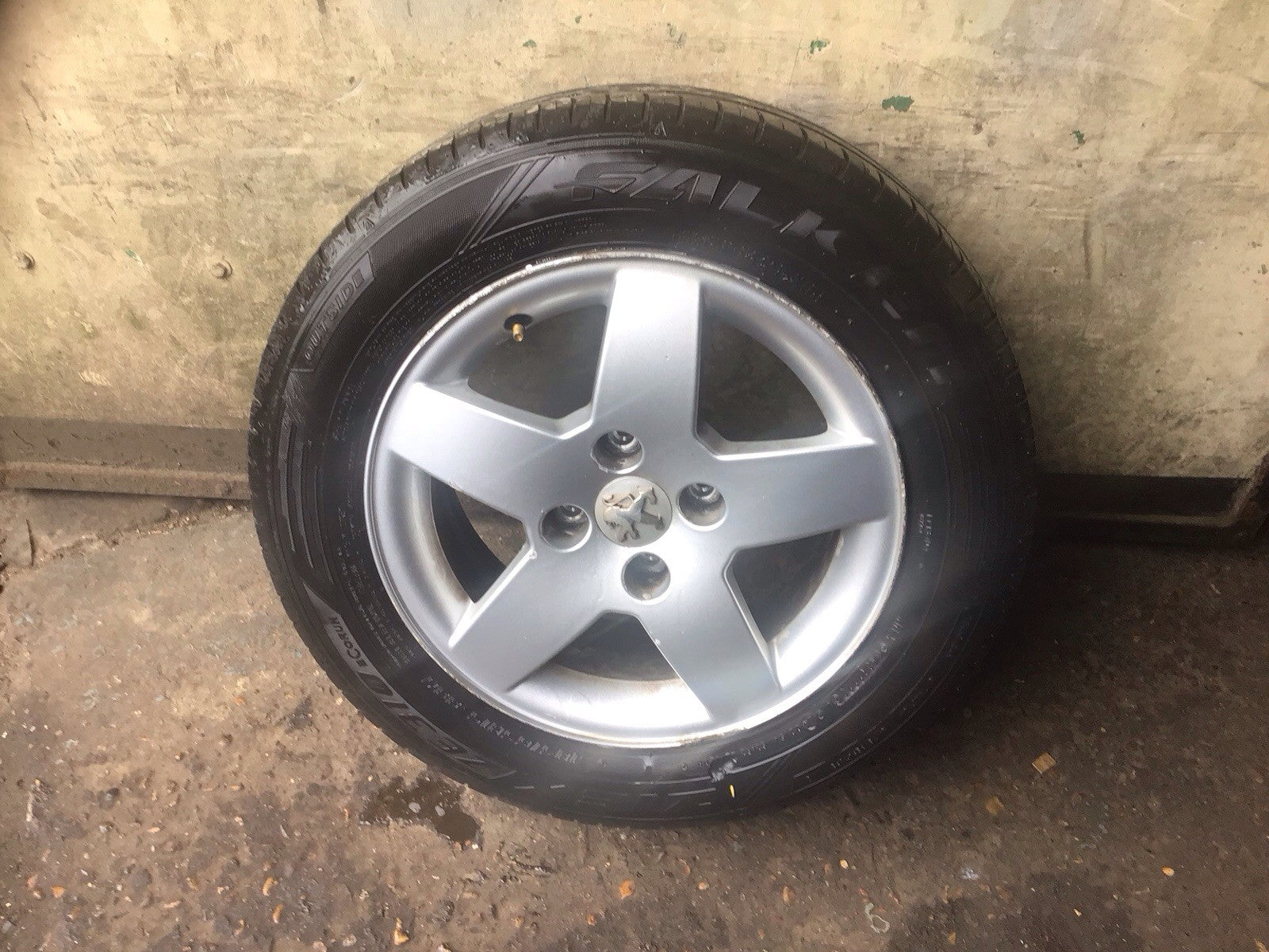 PEUGEOT 207 ALLOY WHEEL 15'' 9651016580 TYRE 185X65X15  2006 20121