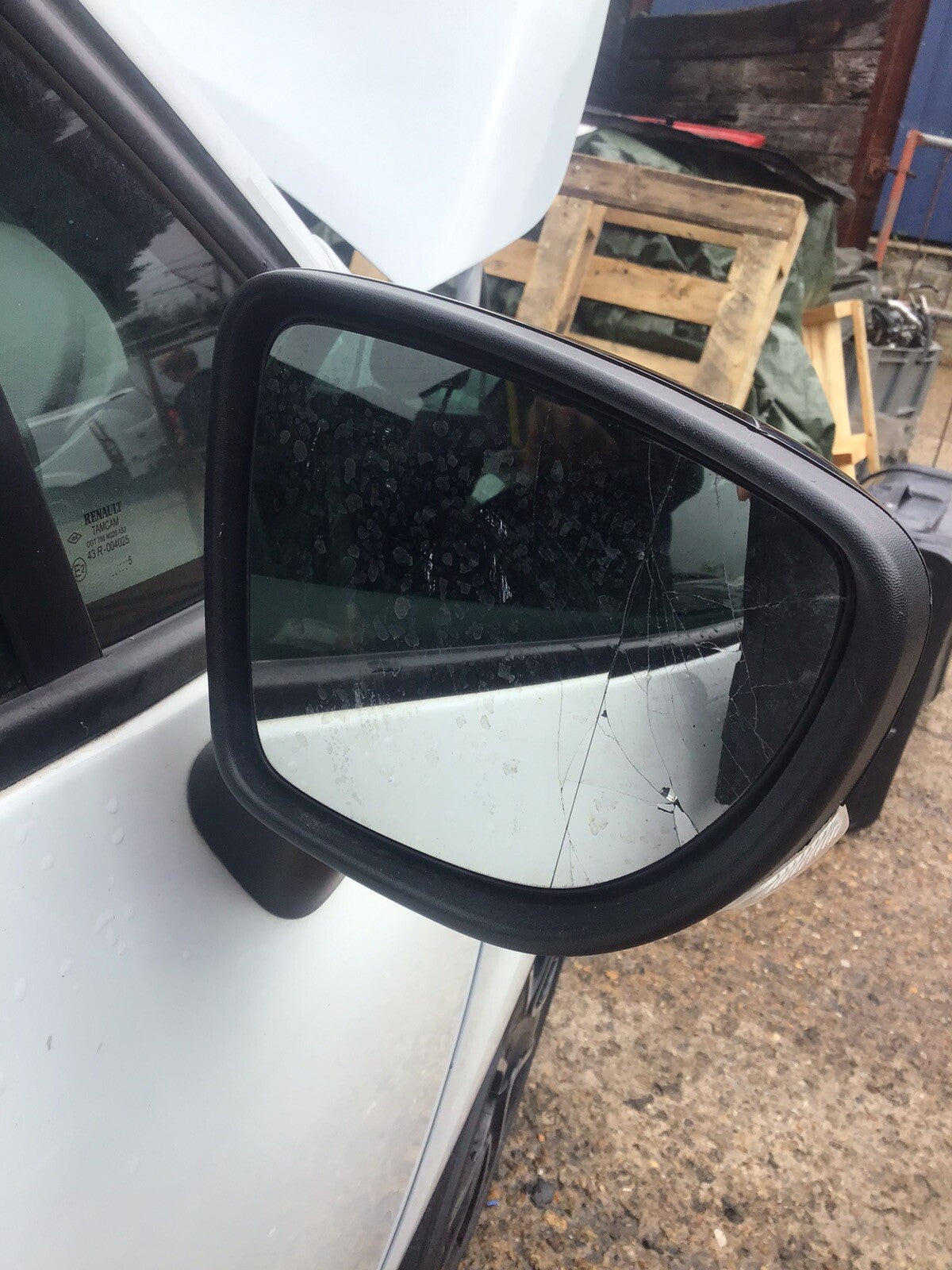 RENAULT CLIO MK4 DRIVER'S SIDE O/S CRACKED DOOR MIRROR ELECTRIC IN BLACK 2013 197