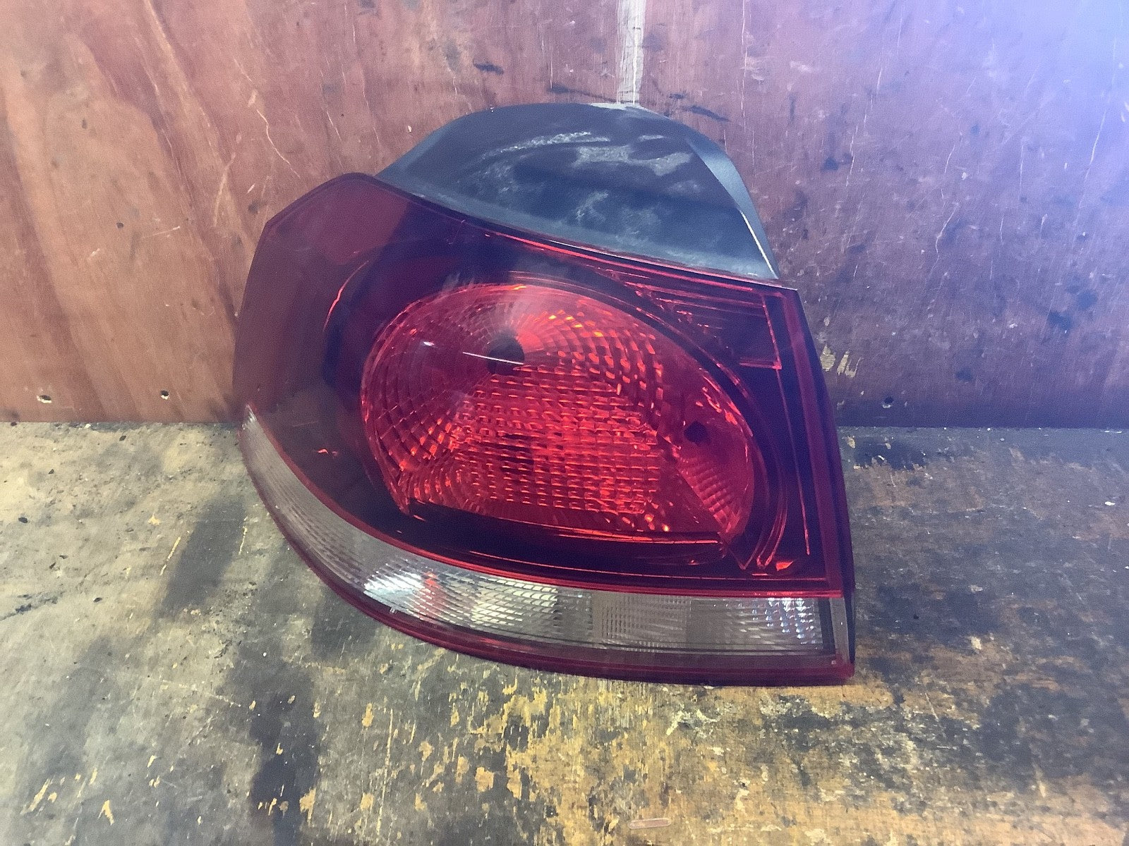 VOLKSWAGEN GOLF MK6 PASSENGER'S SIDE N/S OUTER REAR LIGHT TINTED 2009 20121