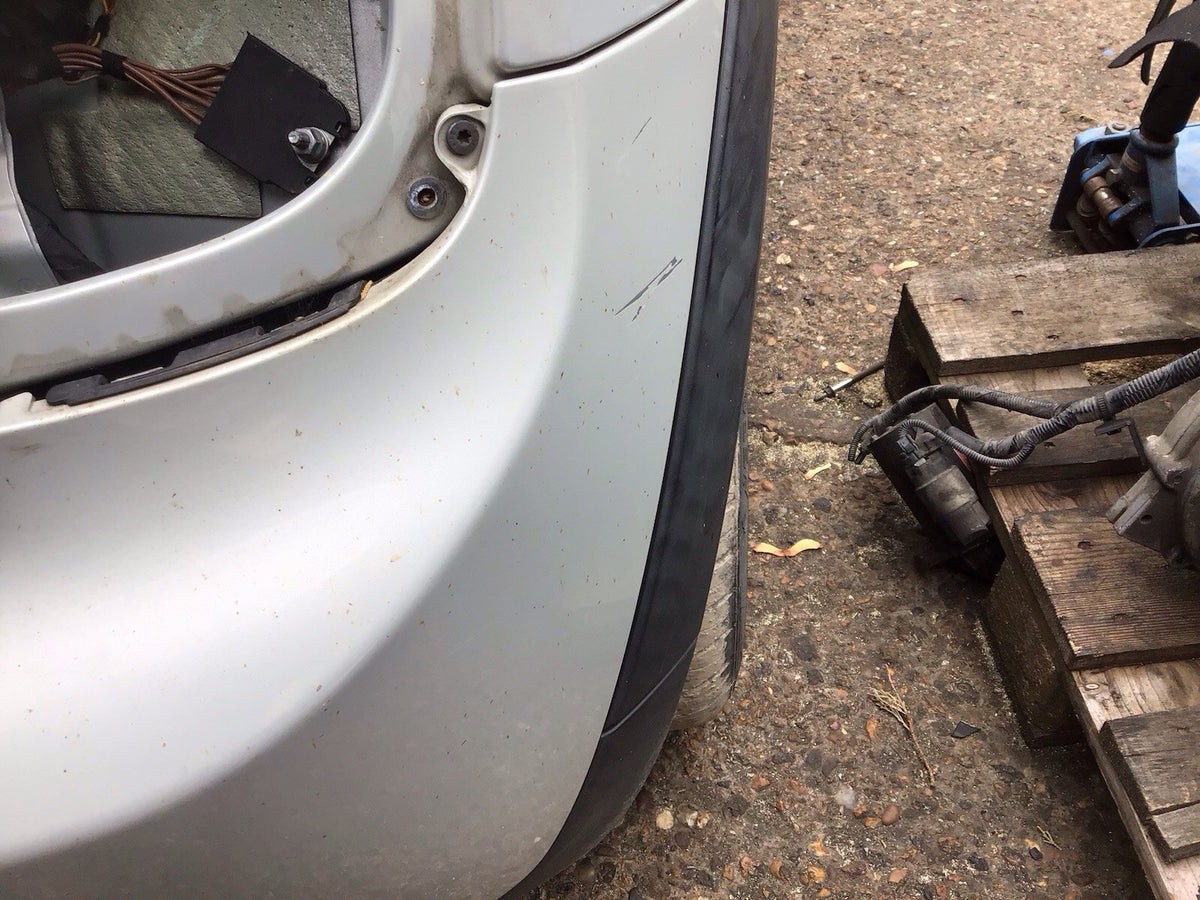 BMW MINI F56 REAR BUMPER WHITE SILVER METALLIC A62 3DOOR 2014 201810