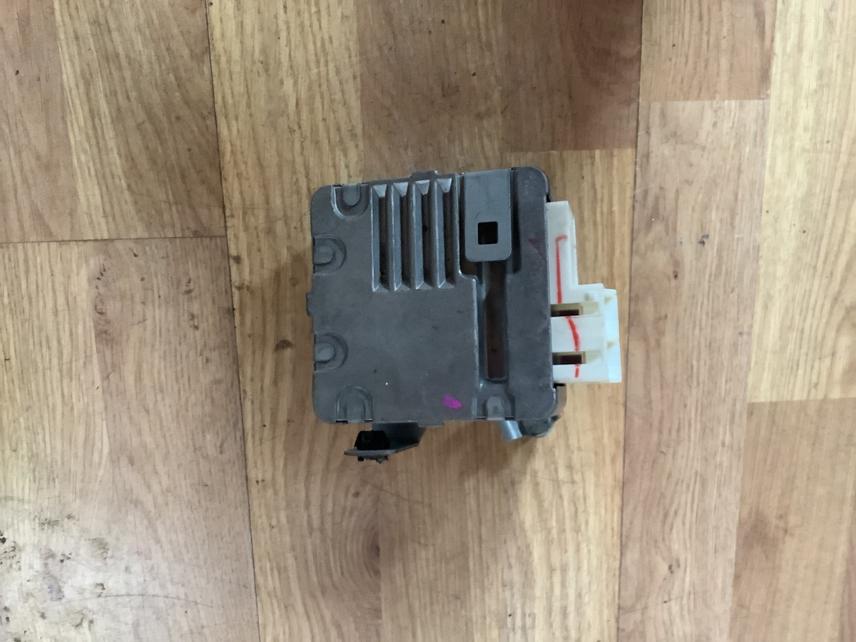 TOYOTA YARIS MK2 POWER STEERING ECU MODULE 89650 0D120 2006 20113