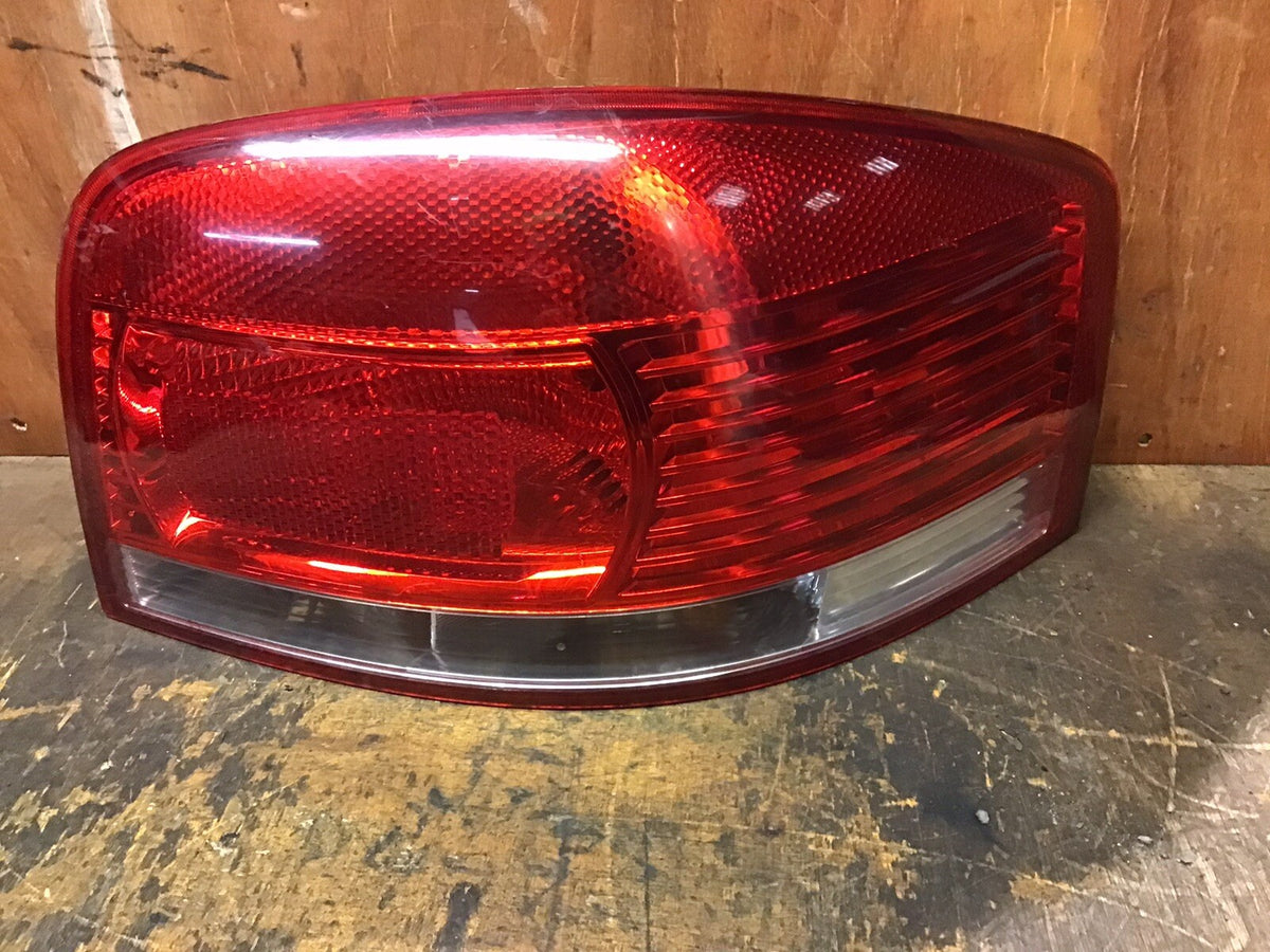 AUDI A3 8P DRIVER'S SIDE O/S  REAR LIGHT 8P0945096A 3DOOR 2004 20084