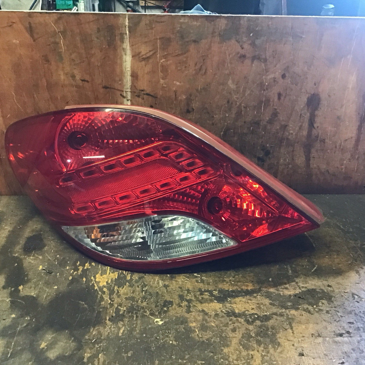 PEUGEOT 207 PASSENGERS SIDE N/S REAR LIGHT  6350HQ 2006 20152