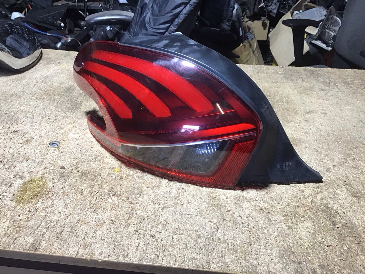 PEUGEOT 208 PASSENGER'S SIDE N/S REAR LIGHT 98256012 2012 20151