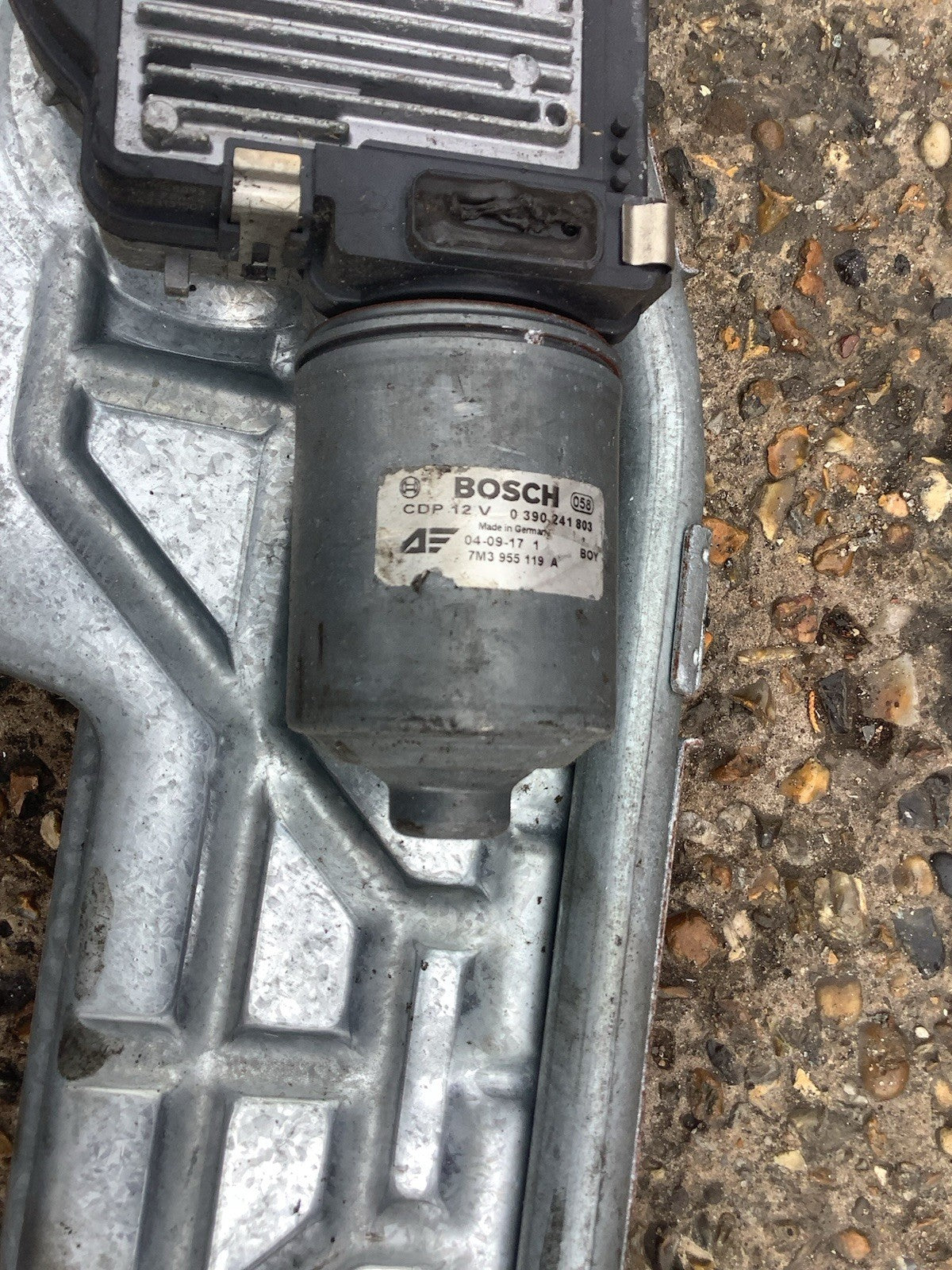 SEAT ALHAMBRA WIPER MOTOR AND LINKAGE 0390241803 2014 202110