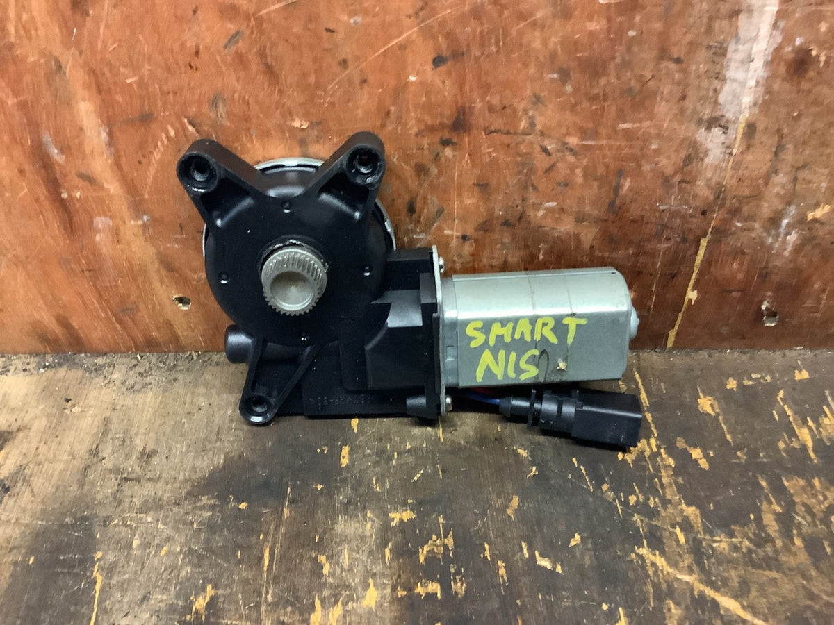 SMART FORTWO PASSENGERS FRONT WINDOW MOTOR REGULATOR 963264 100 07 20140