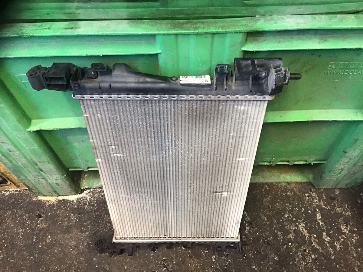 VAUXHALL CORSA D 1.2 1.4 PETROL RADIATOR 55701408 Z12XEP 06 105