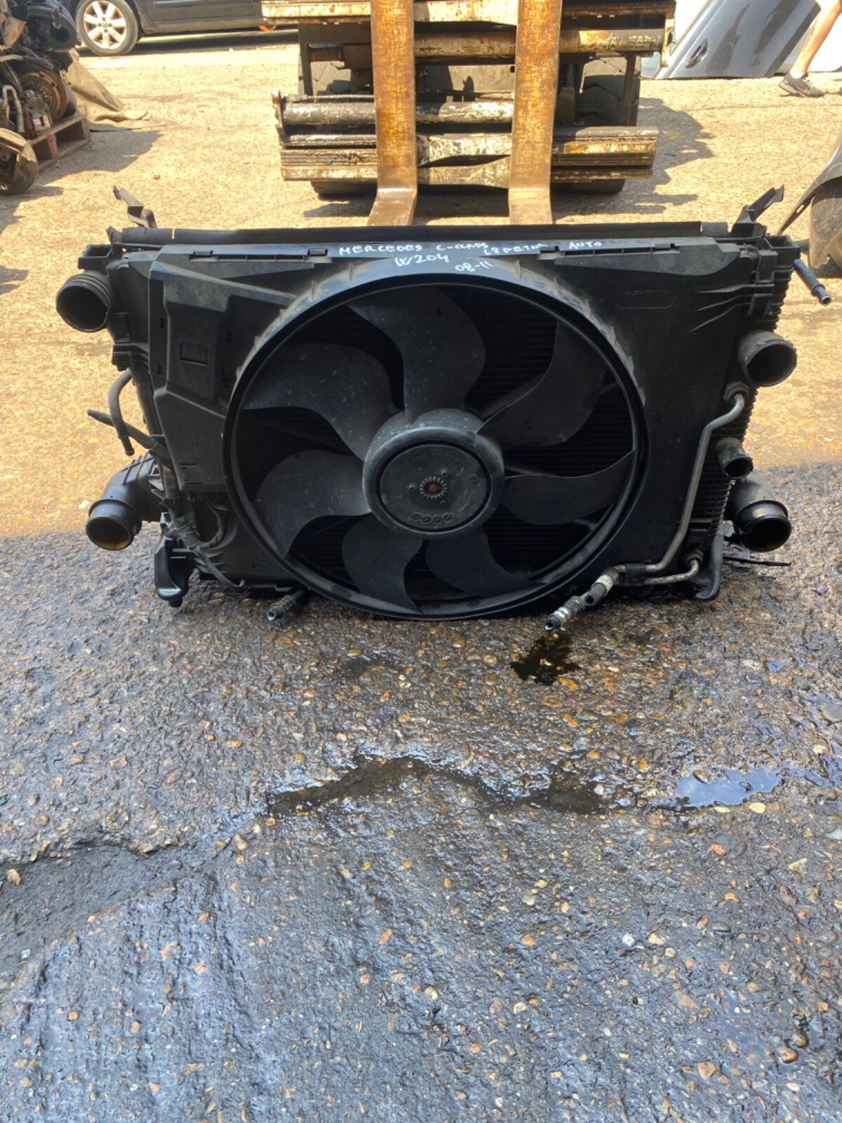 MERCEDES C CLASS W204 1.8 COMPRESSOR  AUTOMATIC RADIATOR FAN COWLING 2008 20138