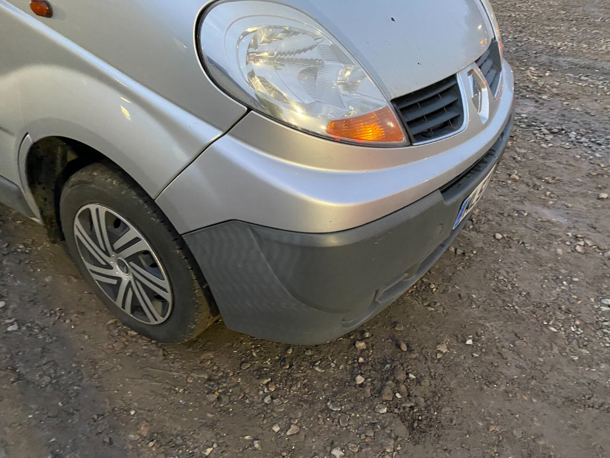 RENAULT TRAFIC FRONT BUMPER SILVER 2006 20092