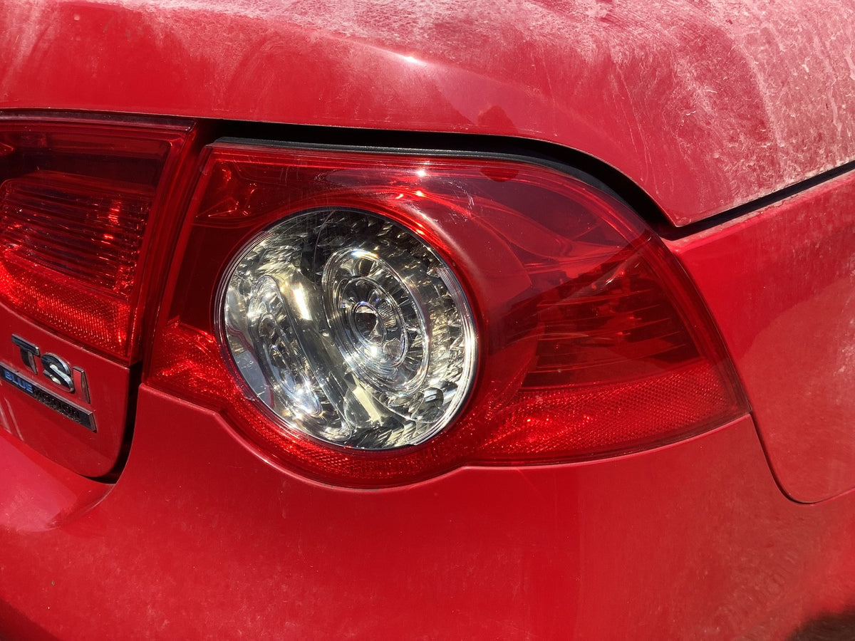 VOLKSWAGEN EOS DRIVER'S SIDE O/S OUTER REAR LIGHT 2007 20143