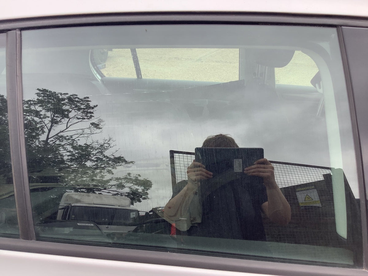 VOLKSWAGEN GOLF MK6 DRIVER SIDE O/S REAR DOOR WINDOW GLASS 5 DOOR 2009 20122
