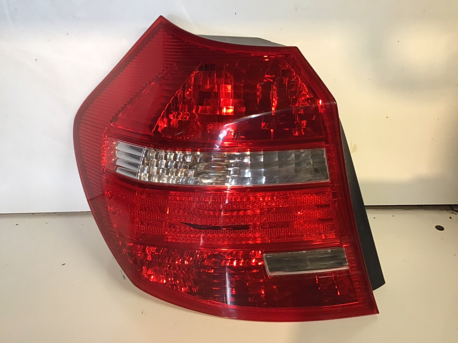BMW 1 SERIES PASSENGER'S SIDE N/S REAR LIGHT 2007 20121