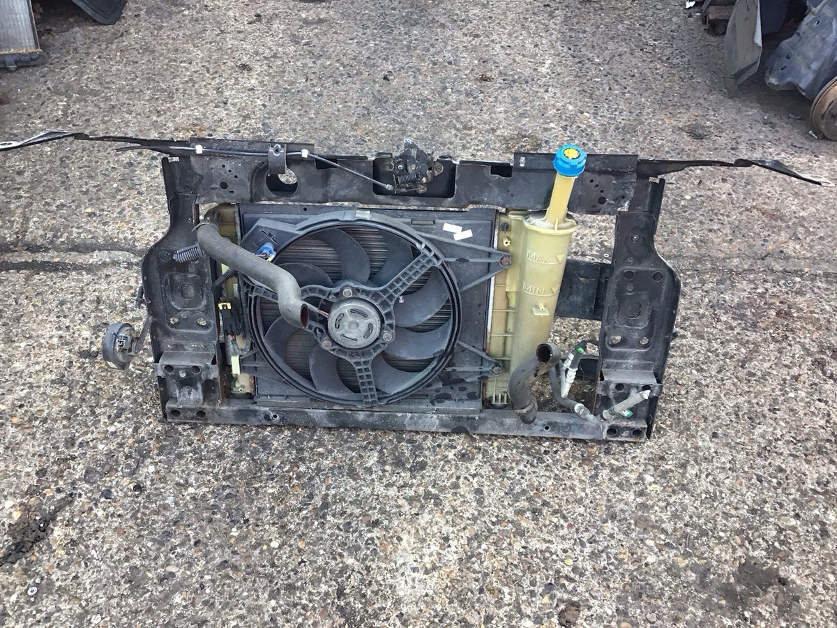 FIAT 500  FRONT RADIATOR SLAM PANEL RADIATOR 2009 20166