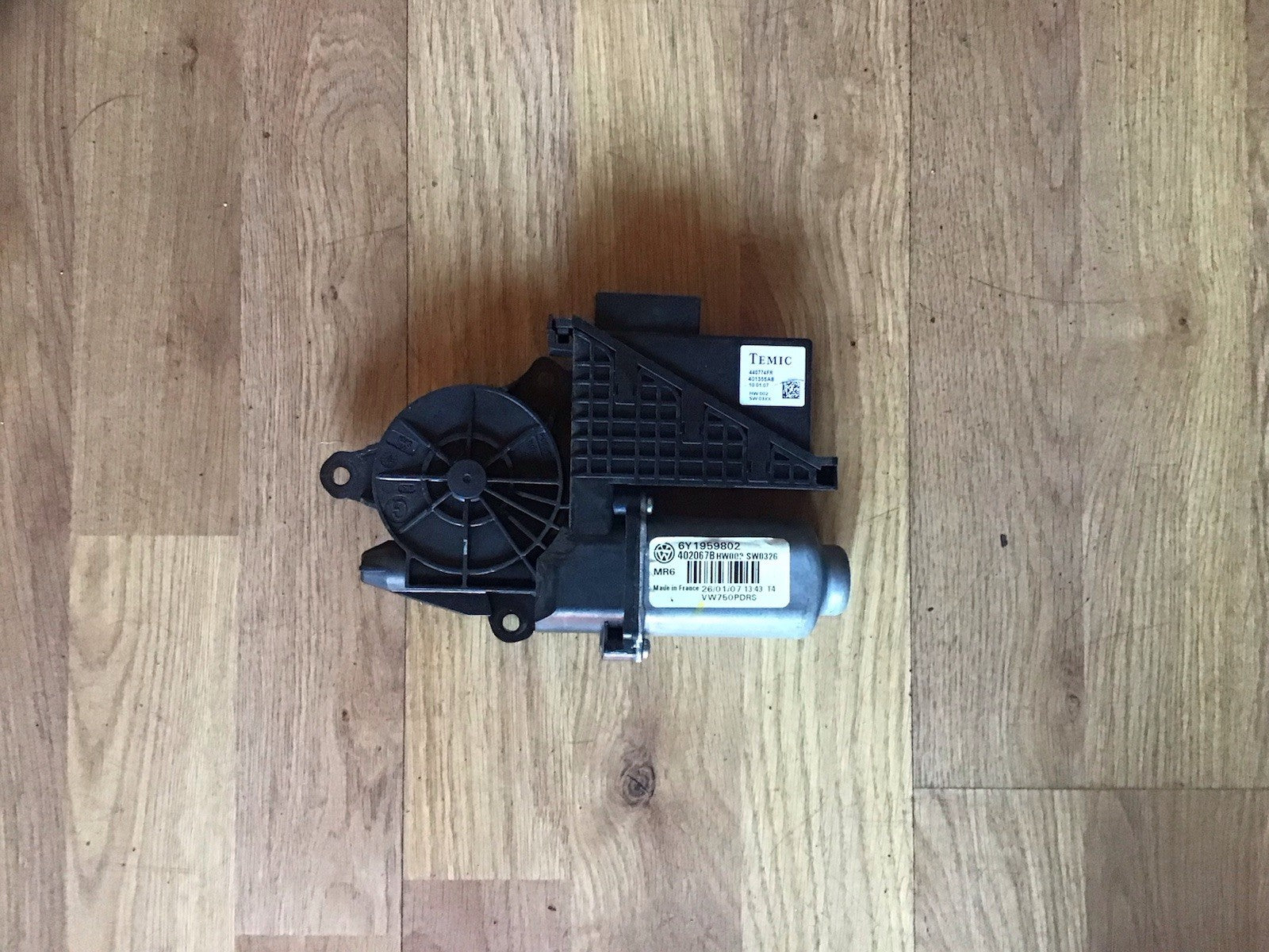 VOLKWAGEN TRANSPORTER T5 PASSENGER SIDE WINDOW MOTOR 6Y1959802 2003 20091