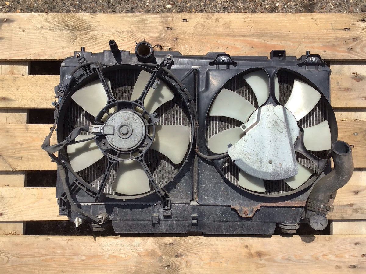 TOYOTA RAV4 D4D DIESEL MANUAL RADIATOR FAN COWLING 2002 20062