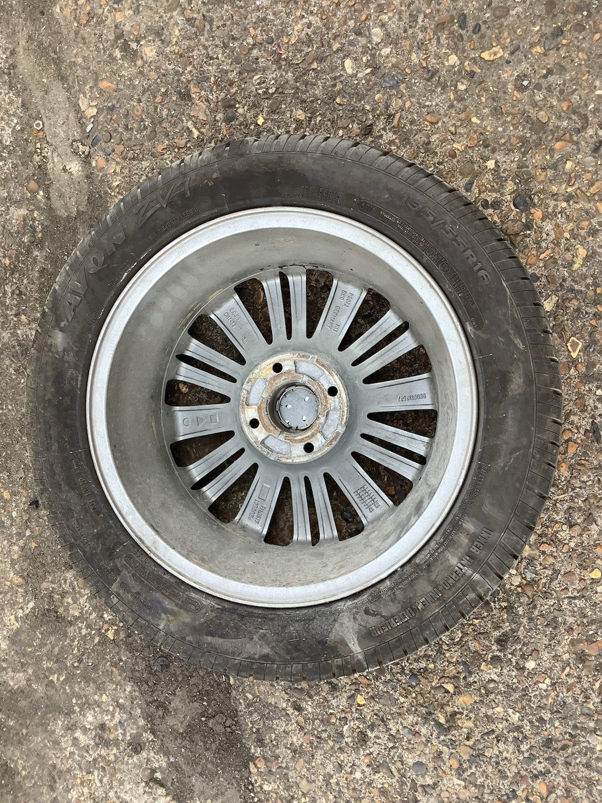 PEUGEOT 208 ALLOY WHEEL 16'' 9808137577 TYRE 195X55X15 2012 20196