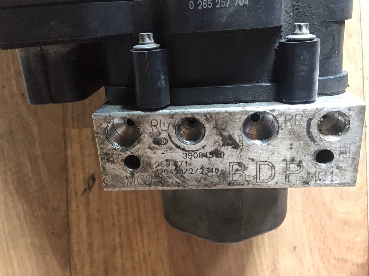 VAUXHALL CORSA E 1.4 PETROL ABS PUMP MODULE 39084530 2015 20196