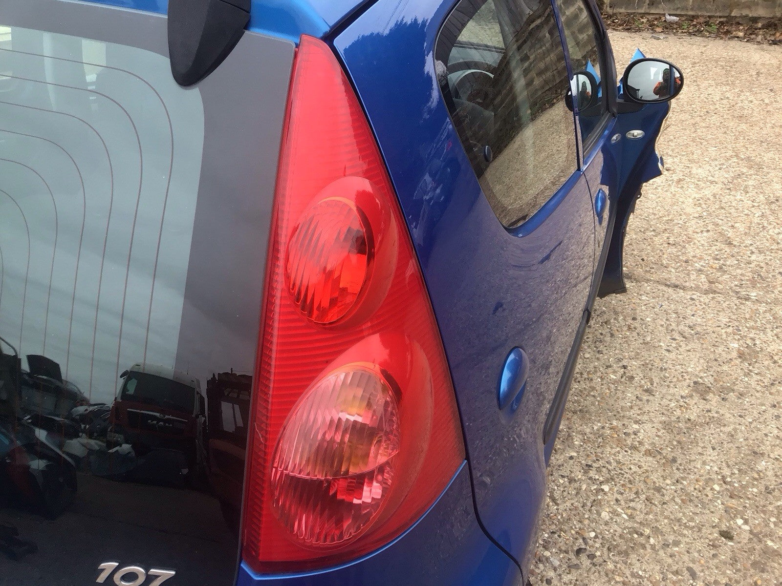 PEUGEOT 107 DRIVER'S SIDE O/S REAR LIGHT 2005 20121