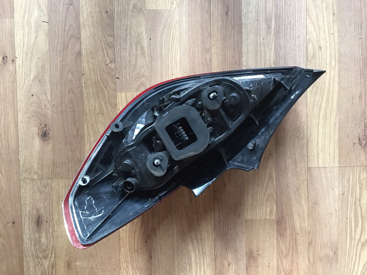 VAUXHALL CORSA D PASSENGER'S SIDE N/S REAR LIGHT 13242813 3 DOOR 2007 20143
