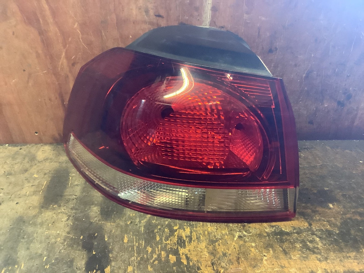 VOLKSWAGEN GOLF MK6 PASSENGER'S SIDE N/S OUTER REAR LIGHT TINTED 2009 20123