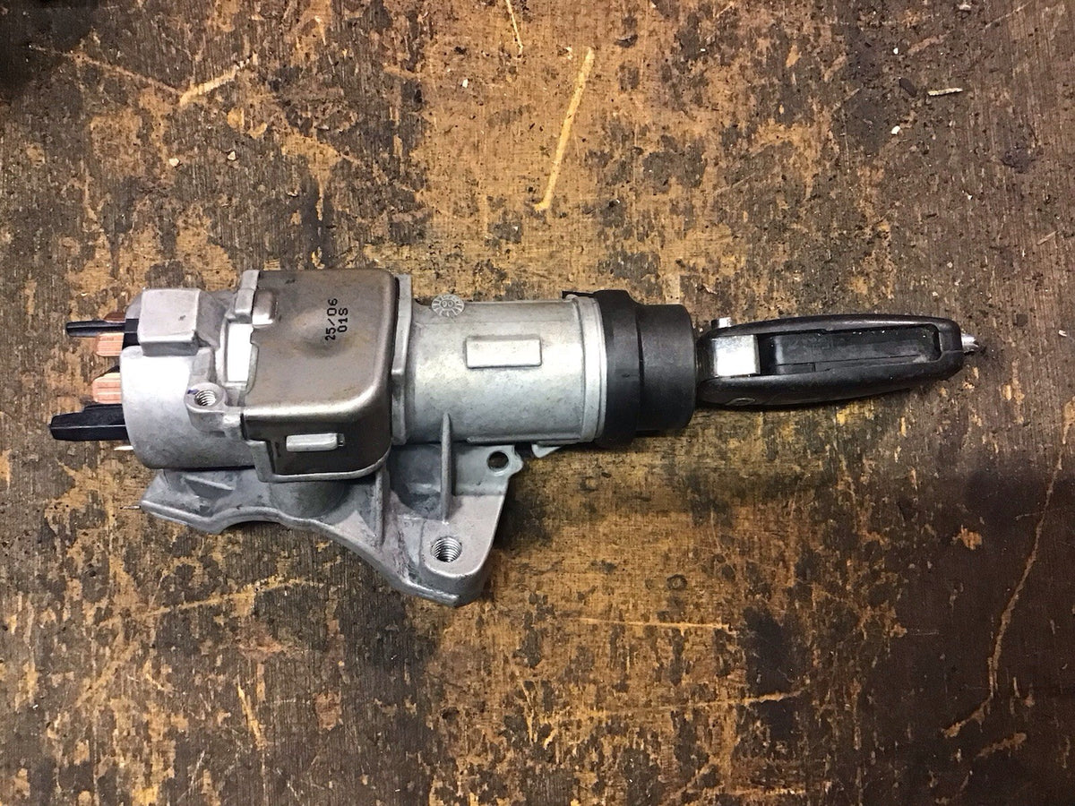 AUDI A4 B7 IGNITION BARREL LOCK AND KEY 4B0905851 2004 20084