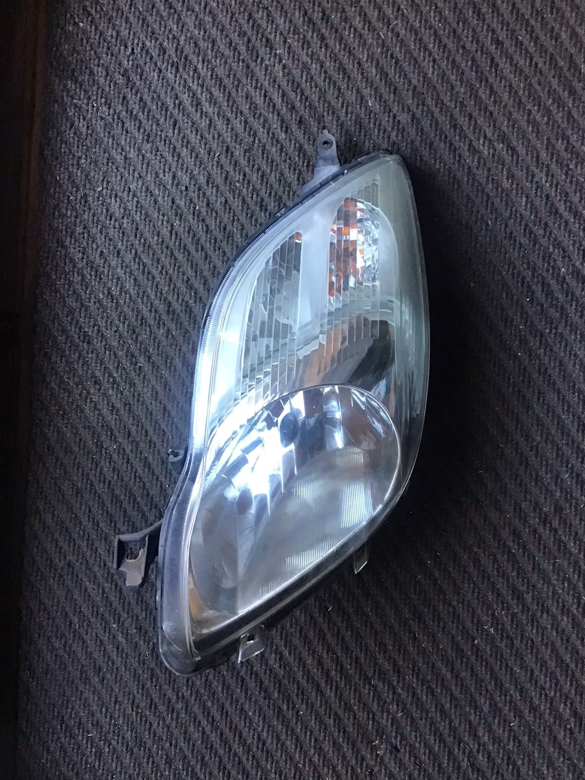 TOYOTA YARIS MK2 PASSENGER'S SIDE N/S HEADLIGHT 81170 0D340 2008 20120