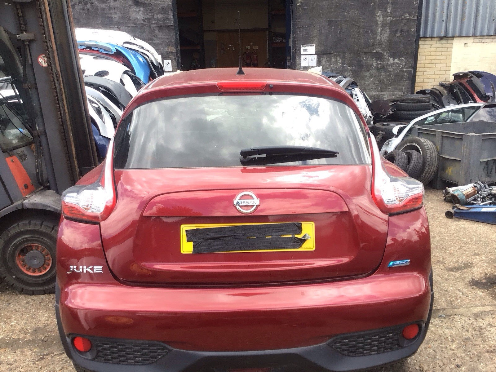 NISSAN JUKE TAILGATE MAGNETIC RED PAINT CODE NAJ 2014 20180