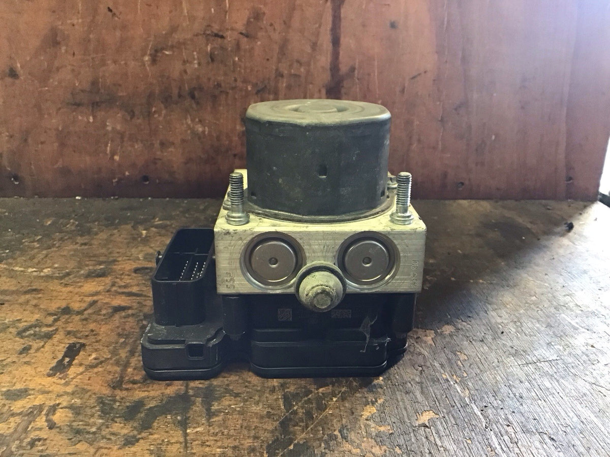 VAUXHALL ADAM ABS PUMP MODULE 39002551 AYG 2695339 2013 201913