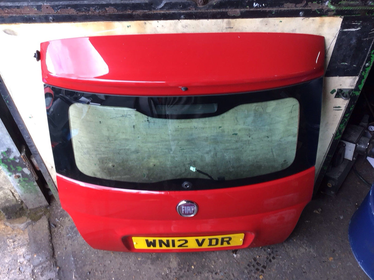 FIAT 500 TAILGATE IN ROSSO RED  PAINT CODE 111A  2008 20151