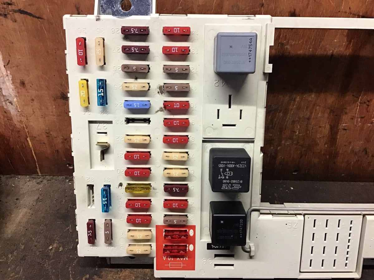 MAN TGX TGS FUSE BOX 81.25444.6074 EURO 6 2015 20205