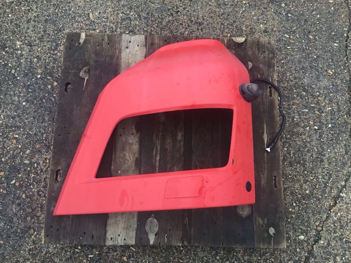 MAN TGX BUMPER CORNER LEFT HEADLIGHT SURROUND 81.41610 6751 RED 2015 20200