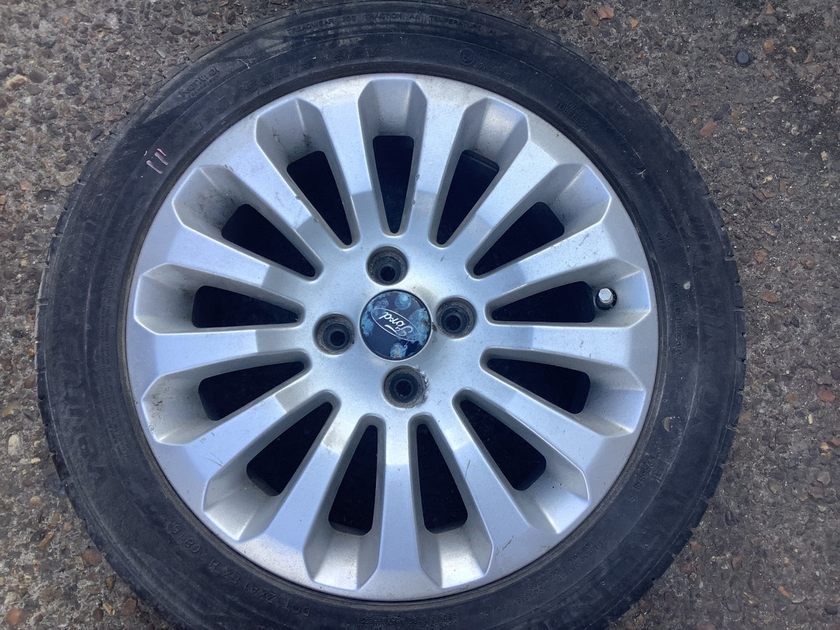 FORD KA MK2 ALLOY WHEEL 15'' TYRE 195X50X15 9S5J 1007 BA 2009 20152