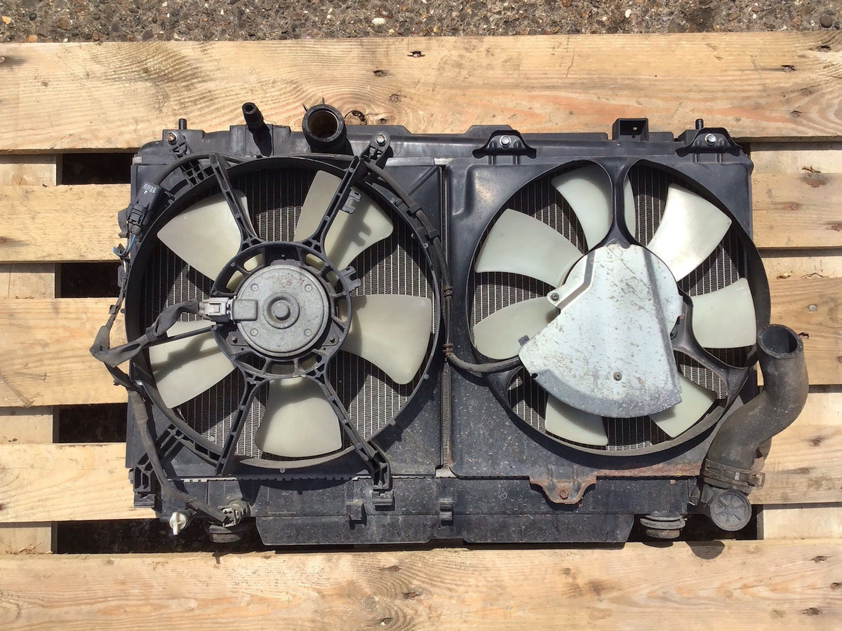 TOYOTA RAV4 D4D DIESEL MANUAL RADIATOR FAN COWLING 2002 20065