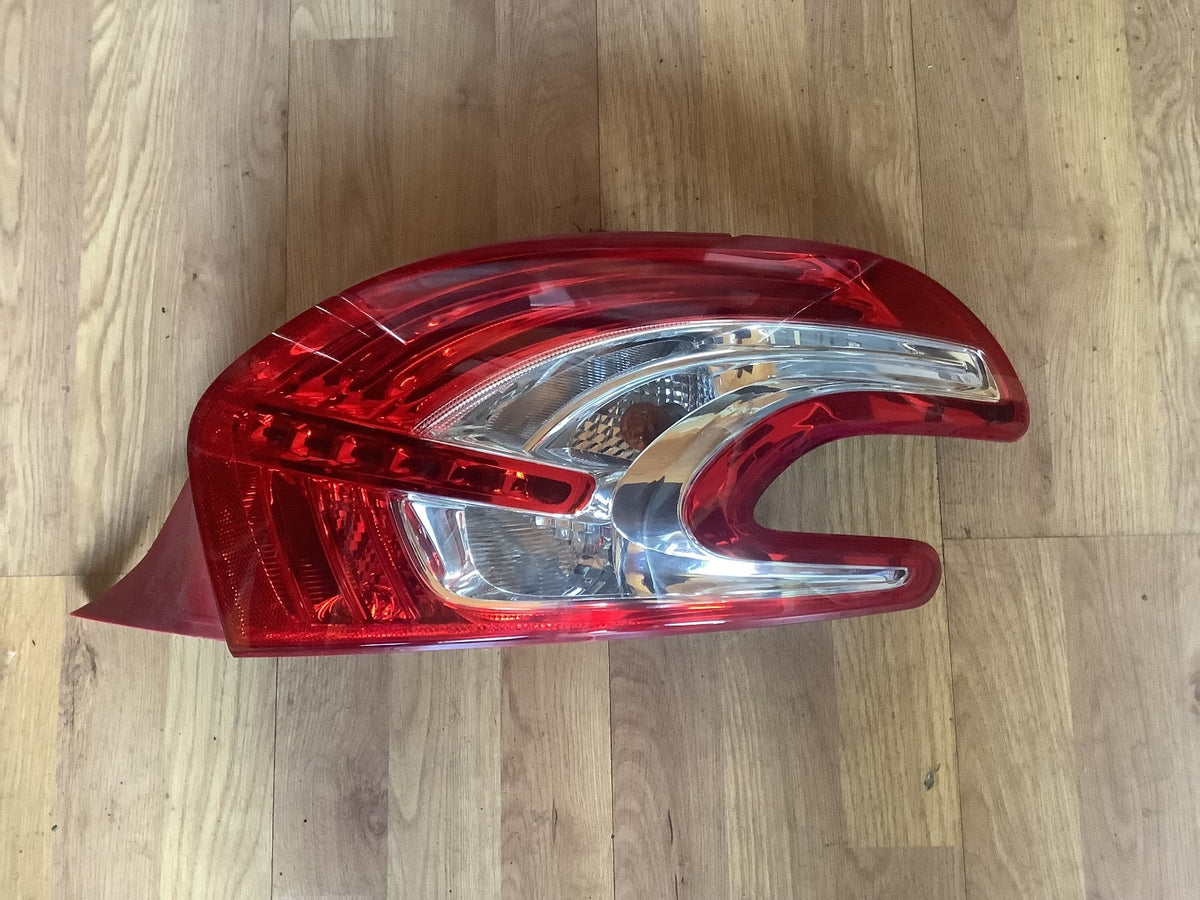 PEUGEOT 208 DRIVER'S SIDE O/S REAR LIGHT 2012 20152
