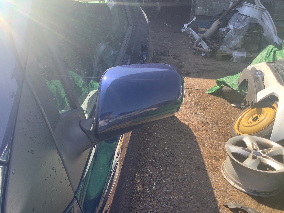 TOYOTA YARIS MK2 PASSENGER SIDE N/S DOOR MIRROR LEXUS DARK BLUE 8P4 3 DOOR 06 102