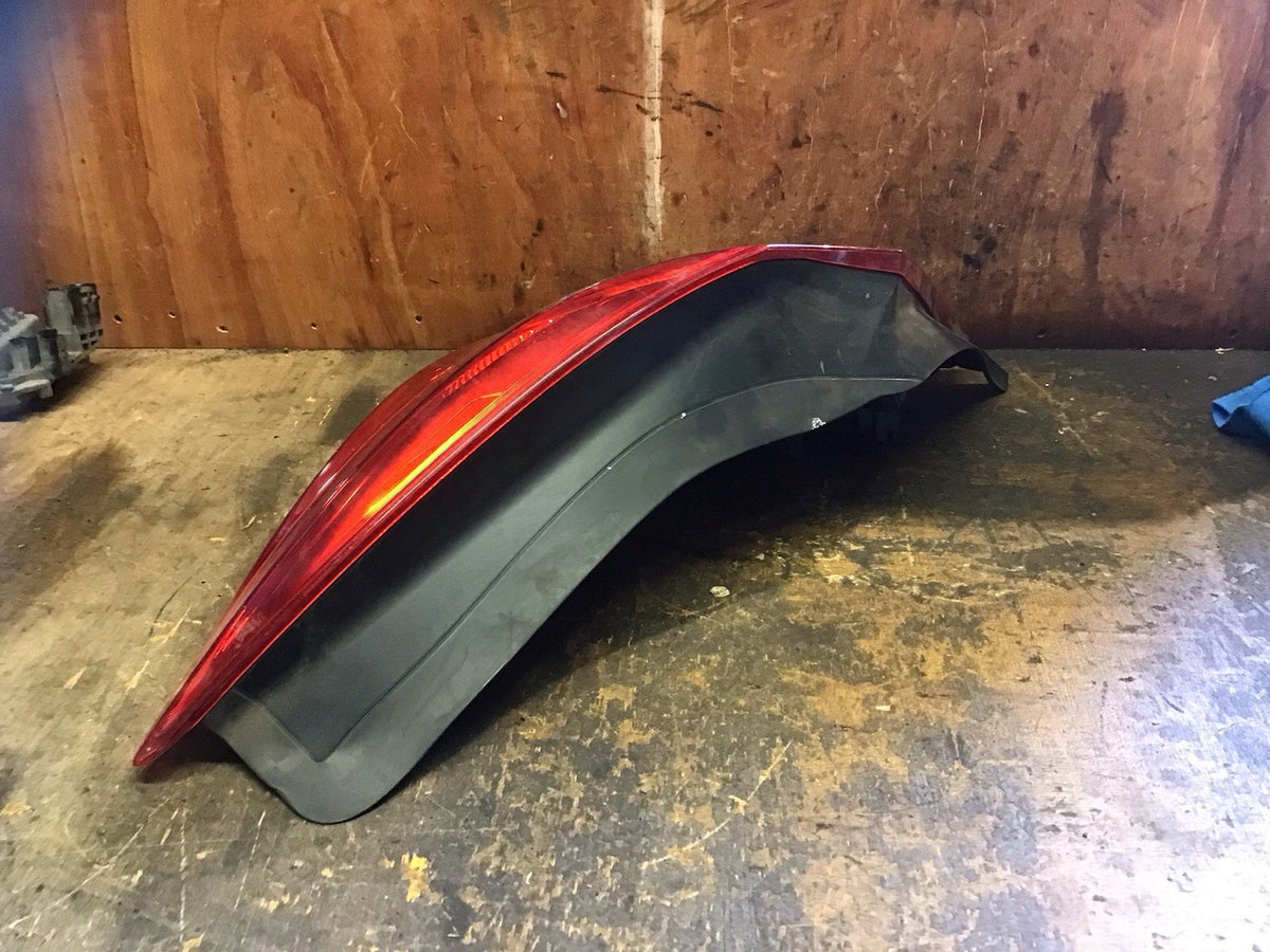 VAUXHALL INSIGNIA MK1 DRIVER'S SIDE O/S REAR LIGHT 2008 20134