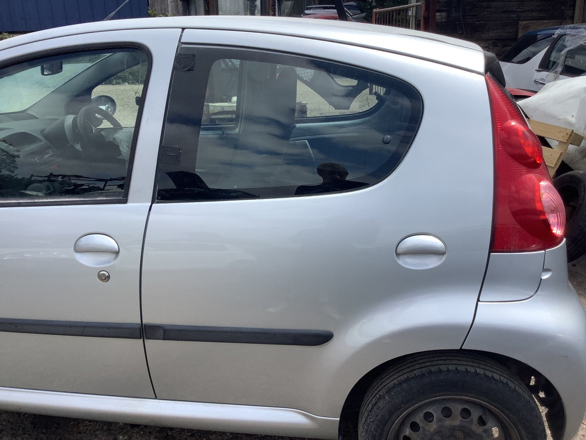 PEUGEOT 107 PASSENGERS SIDE N/S REAR DOOR GRIS GALLIUM PAINT CODE KTB 2005 20145