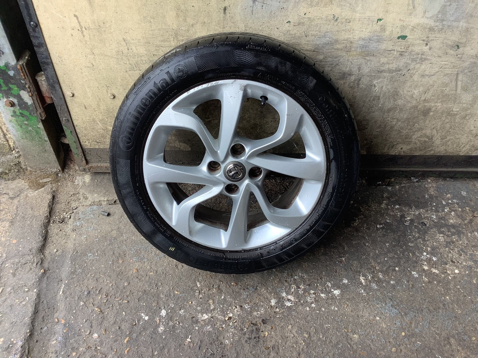 VAUXHALL CORSA E ALLOY WHEEL 16''  AND TYRE 195X55X16  2014 20191