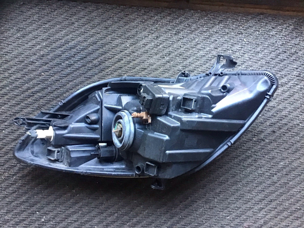TOYOTA YARIS MK2 PASSENGER'S SIDE N/S HEADLIGHT 81170 0D340 2008 20127