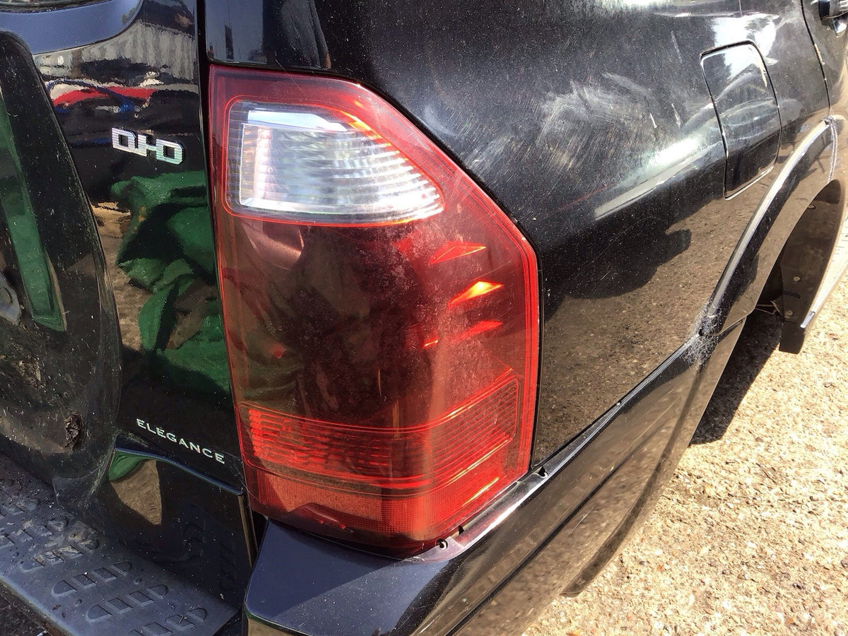 MITSUBISHI SHOGUN MK3 DRIVER'S SIDE O/S REAR LIGHT REAR LIGHT  2000 20061