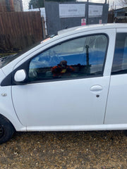 PEUGEOT 107 CITROEN C1 PASSENGER'S SIDE N/S FRONT DOOR WHITE KWD 5 DOOR 05 131