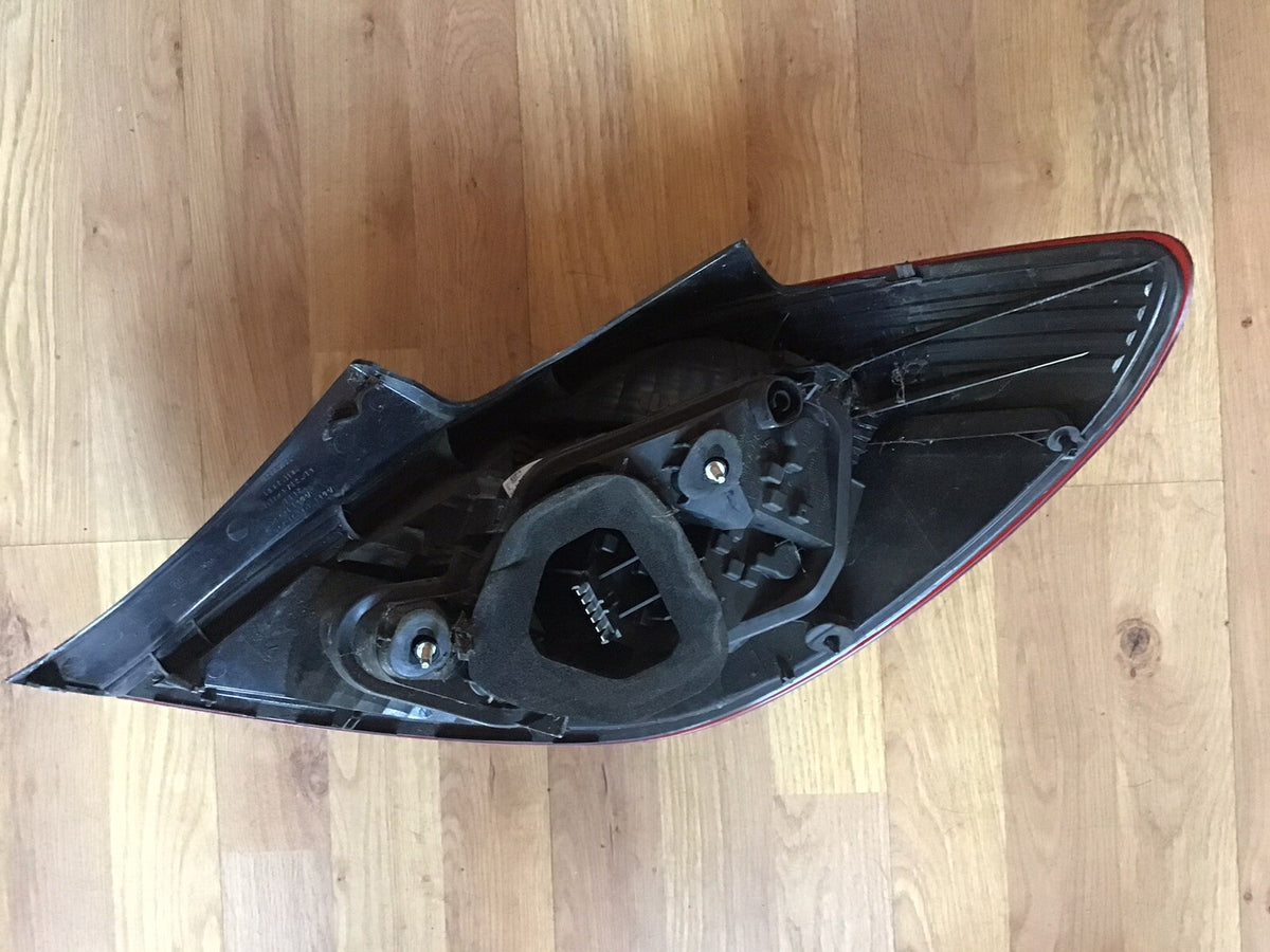 VAUXHALL CORSA D PASSENGER'S SIDE N/S REAR LIGHT 13269050 2007 20144