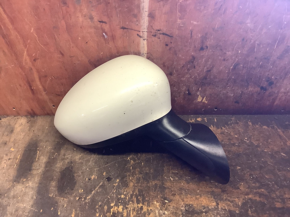 FIAT 500 DRIVERS SIDE O/S DOOR MIRROR IN WHITE 2008 20155