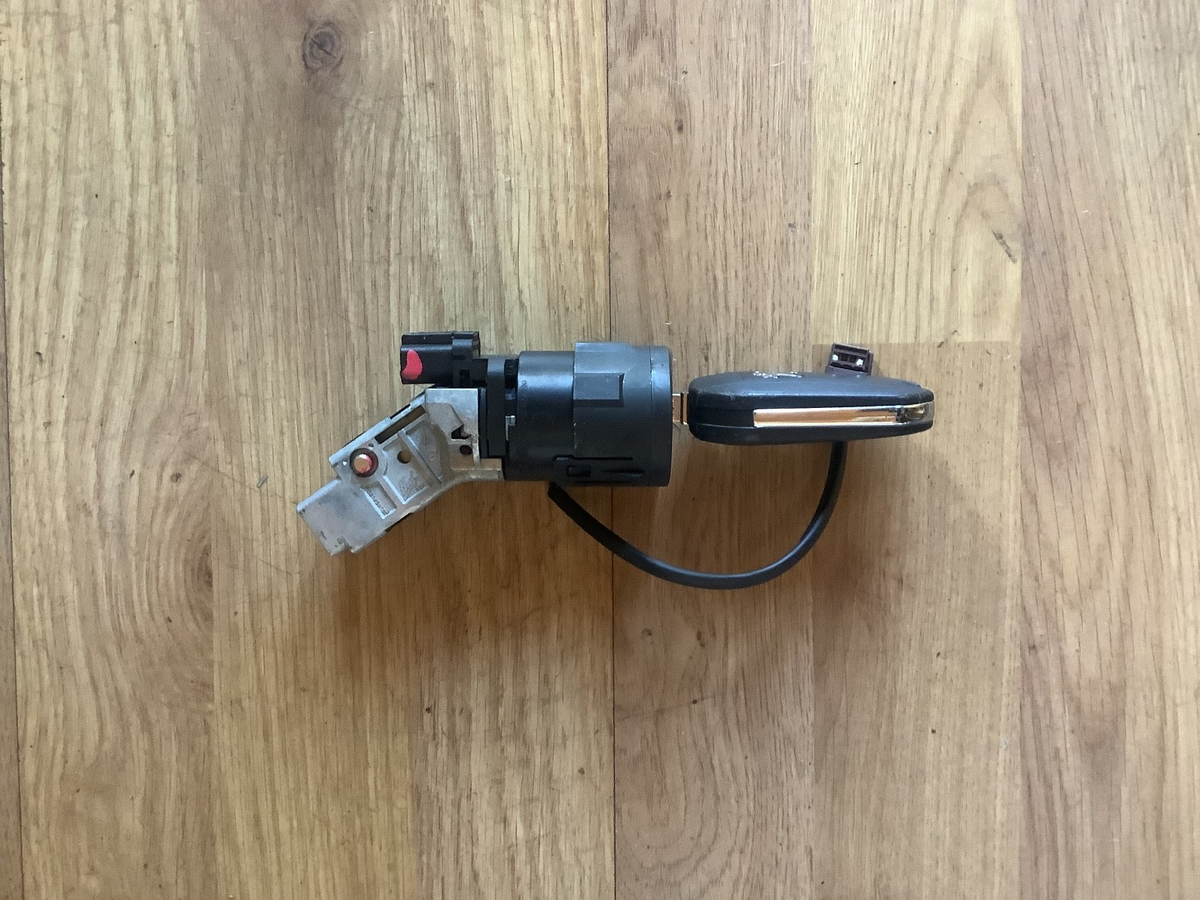 PEUGEOT 208 1.2 PETROL ECU KIT 9805895780 2012 20188