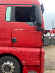 MAN TGX 24.460 DRIVER SIDE O/S DOOR IN RED  WITHOUT MIRROR 2016 20190