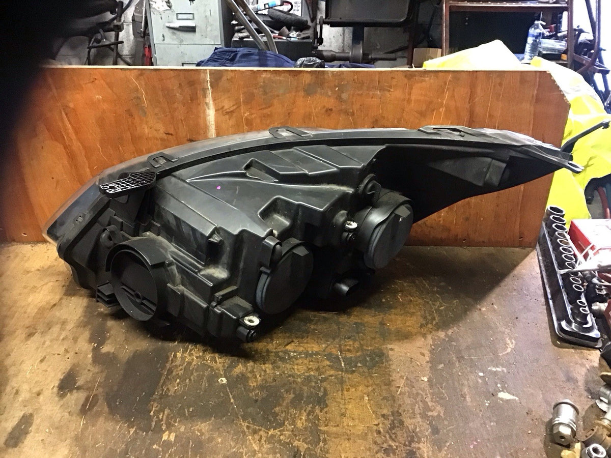 FORD TRANSIT CUSTOM  HEADLIGHT O/S DRIVERS SIDE BK21 13W029 B  2012 20188