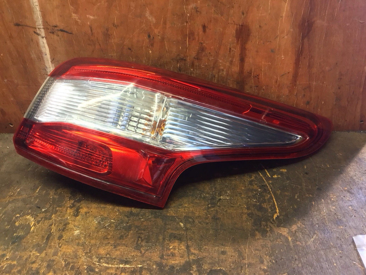 NISSAN QASHQAI J11E DRIVER'S SIDE O/S OUTER REAR LIGHT 2013 20174