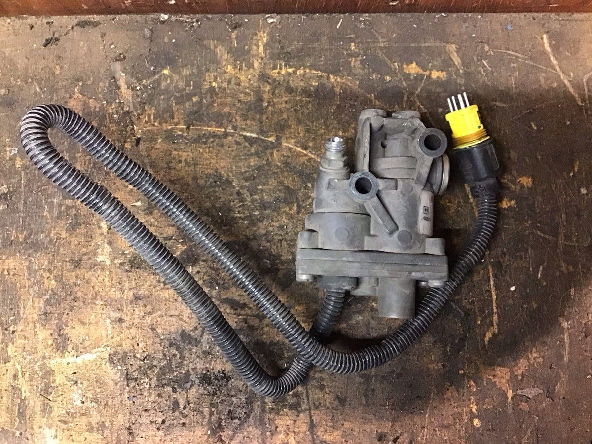MAN TGX EXHAUST BRAKE VALVE BLOCK 51.52160 0002 2015 20203